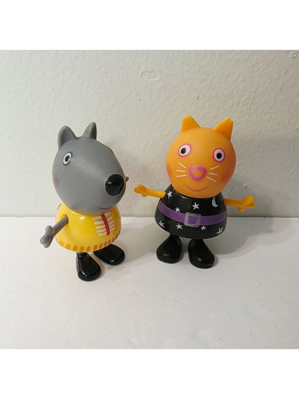 2003 Peppa Pig Candy Cat Halloween Witch Wendy Wolf In Yellow Dress Figures